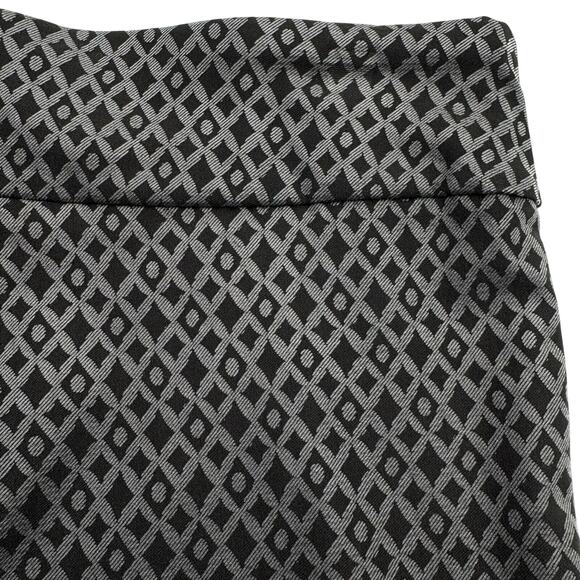 KRAZY LARRY NWT Women's 12 Gray Black Diamond Print Classic Pull-On Ankle Pants - Picture 1 of 10
